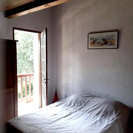 Villa De 6 Chambres Avec Vue Sur Le Lac Piscine Privee Et Jardin Amenage A Lit Et Mixe Villa