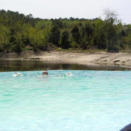 Villa De 6 Chambres Avec Vue Sur Le Lac Piscine Privee Et Jardin Amenage A Lit Et Mixe